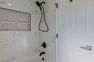 380 Ventura Club Dr, Roselle, IL 60172 - Photo 21