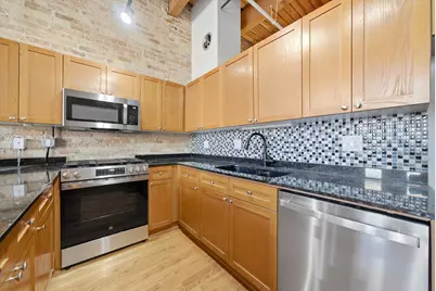 375 W Erie Street #408, Chicago, IL 60610 - Photo 5