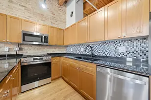 375 W Erie St, Chicago, IL 60610 - Photo 5
