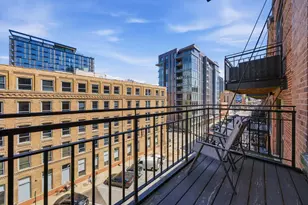 375 W Erie St, Chicago, IL 60610 - Photo 11