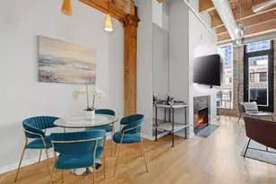 375 W Erie St, Chicago, IL 60610 - Photo 7