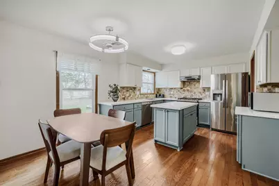 305 N Fiore Parkway, Vernon Hills, IL 60061 - Photo 9