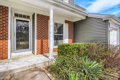 305 N Fiore Parkway, Vernon Hills, IL 60061 - Photo 3