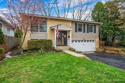 647 N Ridgemoor Avenue, Mundelein, IL 60060 - Photo 1