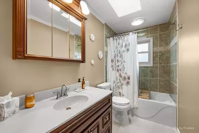 647 N Ridgemoor Avenue, Mundelein, IL 60060 - Photo 21