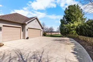 10125 Creek Ridge Trail, Belvidere, IL 61008 - Photo 39