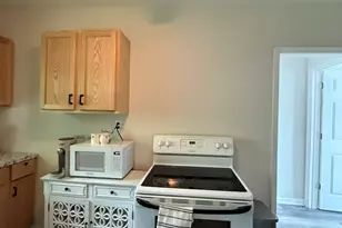 18 N Jefferson Ave, Amboy, IL 61310 - Photo 5