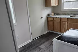 18 N Jefferson Ave, Amboy, IL 61310 - Photo 3