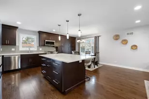 140 Spring Oaks Dr, Wood Dale, IL 60191 - Photo 5