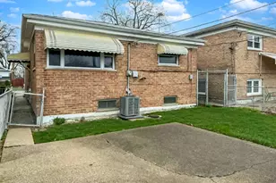 9726 S La Salle St, Chicago, IL 60628 - Photo 7