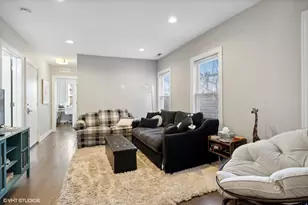 330 W Evergreen Ave, Chicago, IL 60610 - Photo 3