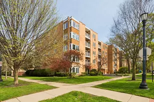 1333 Maple Ave, Evanston, IL 60201 - Photo 1