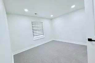 98 Marble Hill Ct, Schaumburg, IL 60193 - Photo 17