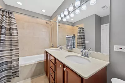 2700 W Belmont Avenue #402, Chicago, IL 60618 - Photo 17