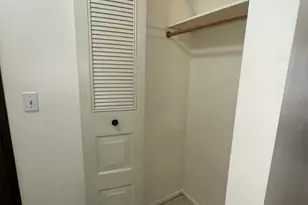 8649 1/2 W Foster Ave, Chicago, IL 60656 - Photo 7