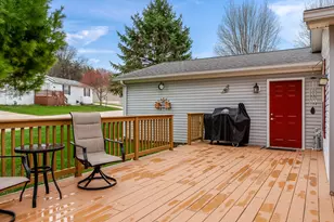 8401 Tamarack Dr, Machesney Park, IL 61115 - Photo 11