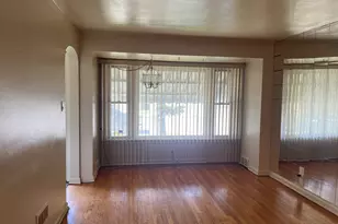 8901 S East End Ave, Chicago, IL 60617 - Photo 5