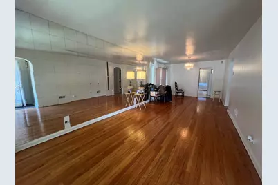 8901 S East End Avenue, Chicago, IL 60617 - Photo 3