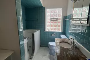 8901 S East End Ave, Chicago, IL 60617 - Photo 11