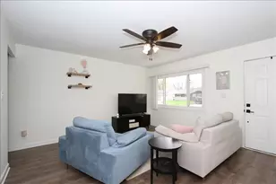 814 Oriole Dr, Streamwood, IL 60107 - Photo 3