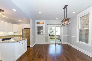 2224 W Melrose St, Chicago, IL 60618 - Photo 9