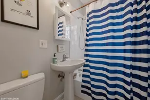 2224 W Melrose St, Chicago, IL 60618 - Photo 13