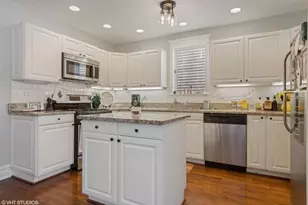 2224 W Melrose St, Chicago, IL 60618 - Photo 7