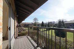 834 E Old Willow Rd, Prospect Heights, IL 60070 - Photo 5