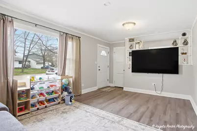 2609 N Pine Street, Waukegan, IL 60087 - Photo 3