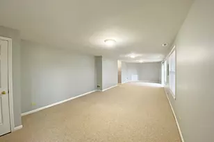 6146 Golfview Dr, Gurnee, IL 60031 - Photo 17