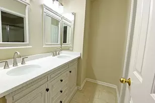 6146 Golfview Dr, Gurnee, IL 60031 - Photo 13