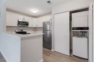 1919 N Hicks Rd, Palatine, IL 60074 - Photo 11