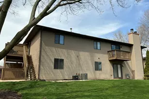 1109 Kane St, South Elgin, IL 60177 - Photo 5