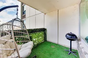 1255 N Sandburg Terrace, Chicago, IL 60610 - Photo 11