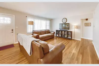 798 S Linden Avenue, Elmhurst, IL 60126 - Photo 3