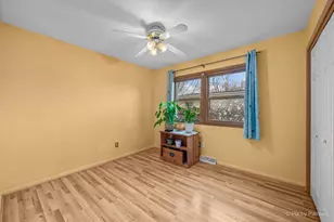 422 Princeton Dr, North Aurora, IL 60542 - Photo 11