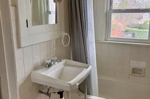 254 Edward St, Sycamore, IL 60178 - Photo 11