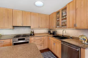 631 S Fern Ct, Elmhurst, IL 60126 - Photo 11