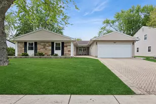 1801 Cambourne Ln, Schaumburg, IL 60194 - Photo 1