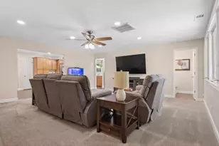 1801 Cambourne Ln, Schaumburg, IL 60194 - Photo 7