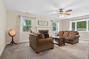 1801 Cambourne Ln, Schaumburg, IL 60194 - Photo 3
