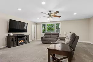 1801 Cambourne Ln, Schaumburg, IL 60194 - Photo 5