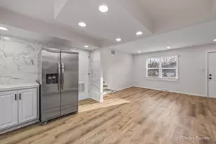 1019 Maple St, Lake in the Hills, IL 60156 - Photo 7