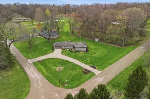 476 Timberland Dr, Dixon, IL 61021 - Photo 9