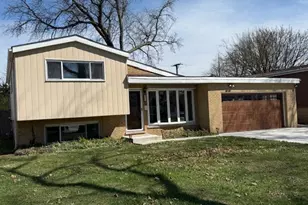 939 S Grace St, Lombard, IL 60148 - Photo 1