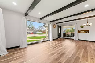 84 S Weston Ave, Elgin, IL 60123 - Photo 7