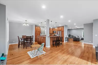 4549 E Larch Avenue, Glenview, IL 60025 - Photo 3