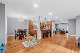 4549 E Larch Ave, Glenview, IL 60025 - Photo 3