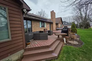 47 Carriage Hill Ct, Sterling, IL 61081 - Photo 3