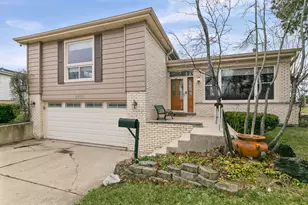 9330 Murray Ct, Morton Grove, IL 60053 - Photo 1